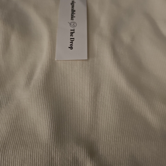 Elegant Cream Ribbed Tank Top - Picture 2 of 5